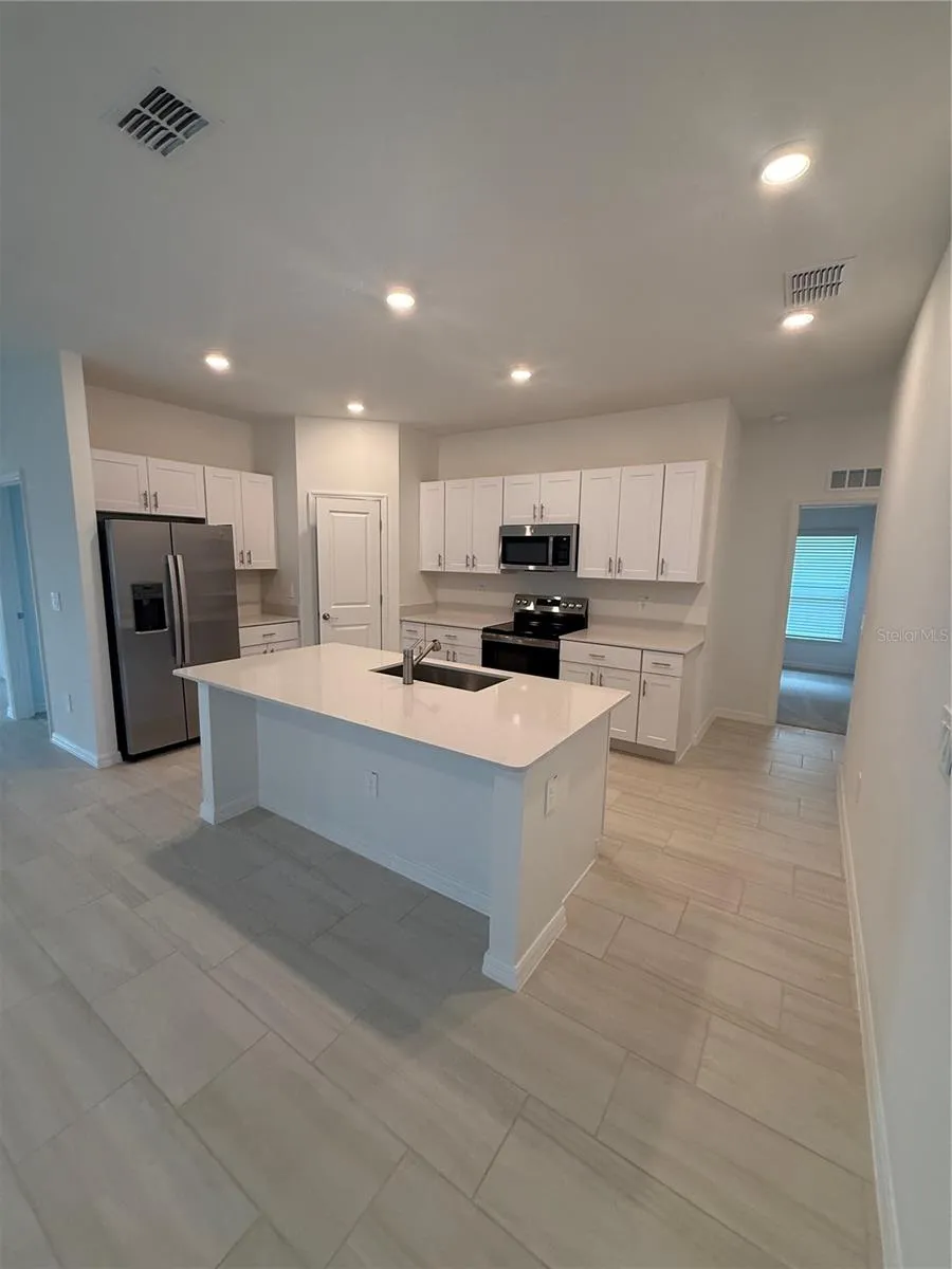 32985 TWIN FLOWER AVE Wesley Chapel, FL 33545