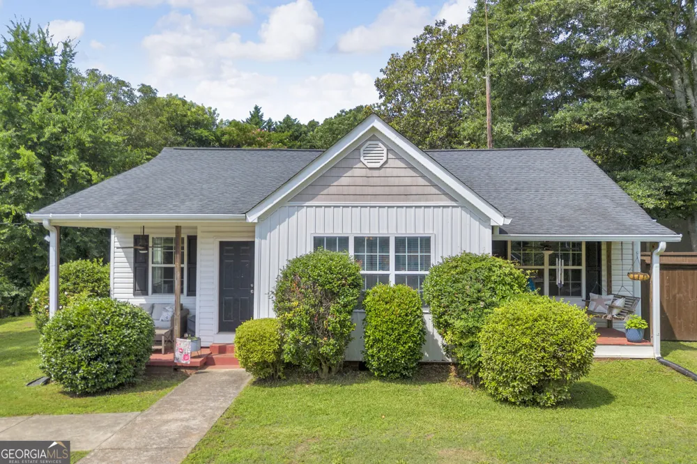 43 Hood ST Commerce, GA 30529