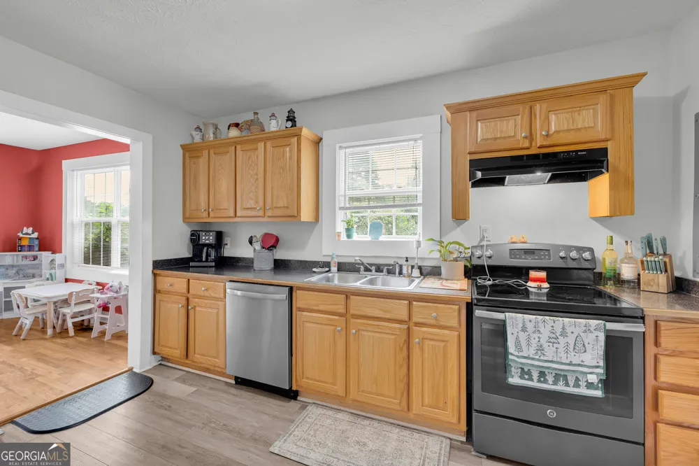 43 Hood ST Commerce, GA 30529