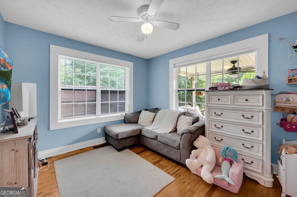 43 Hood ST Commerce, GA 30529
