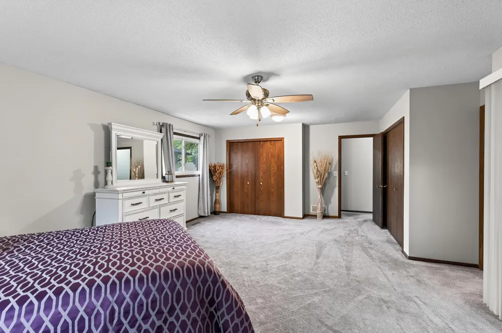 6364 Dawn Way Inver Grove Heights, MN 55076