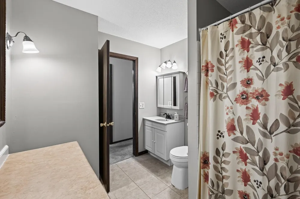 6364 Dawn Way Inver Grove Heights, MN 55076