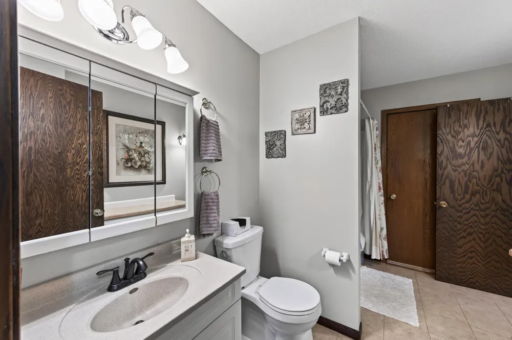 6364 Dawn Way Inver Grove Heights, MN 55076