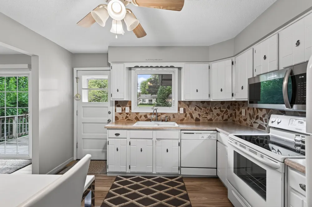 6364 Dawn Way Inver Grove Heights, MN 55076