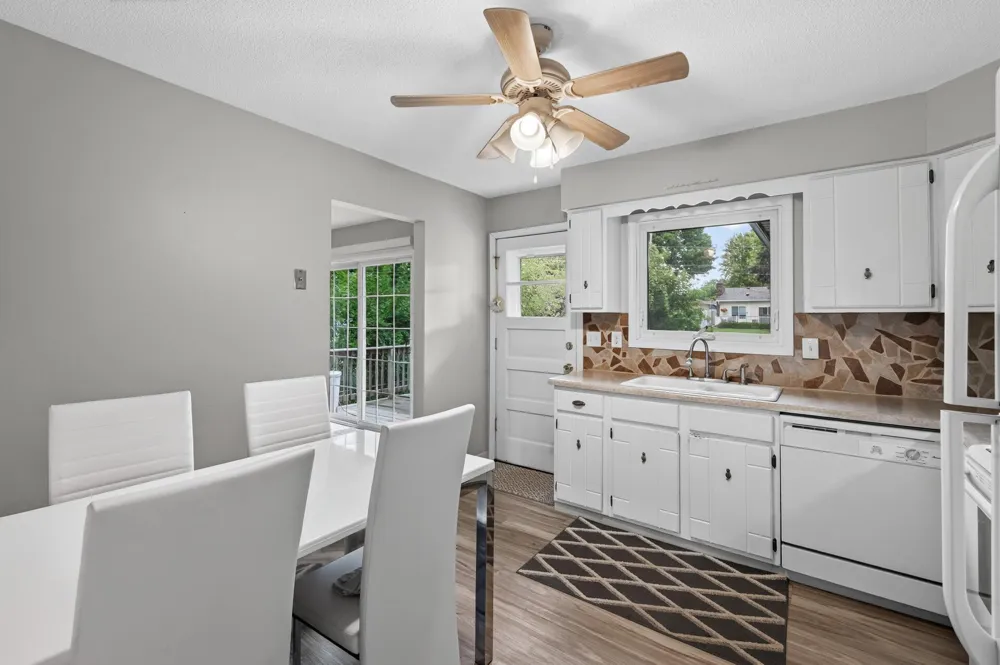 6364 Dawn Way Inver Grove Heights, MN 55076