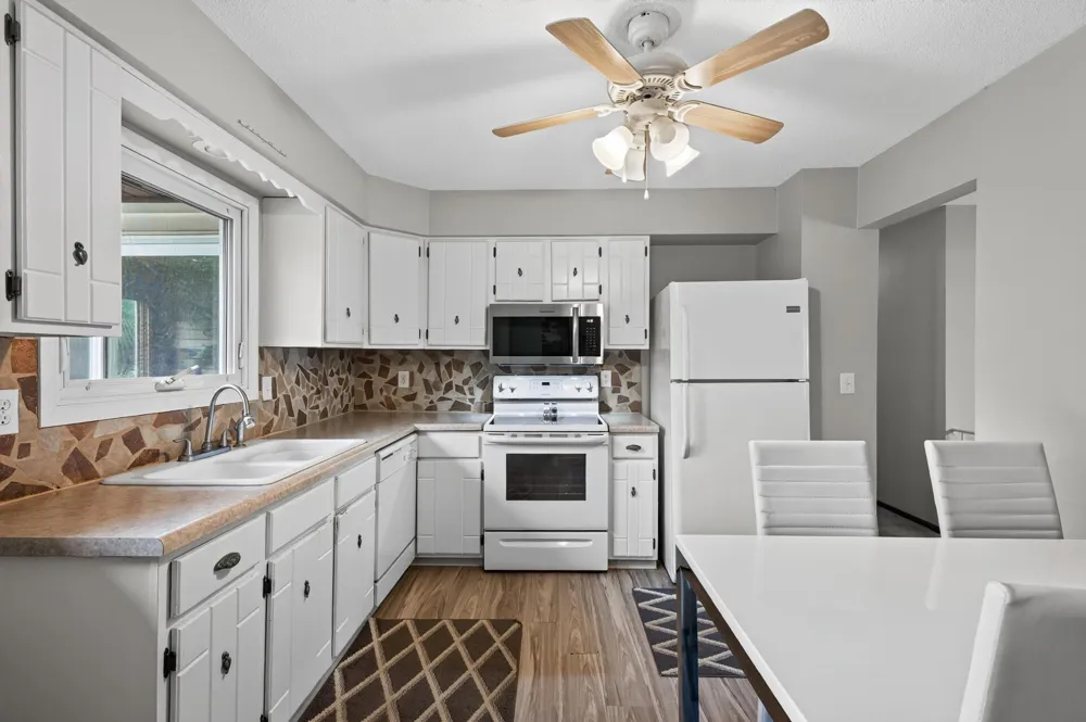 6364 Dawn Way Inver Grove Heights, MN 55076