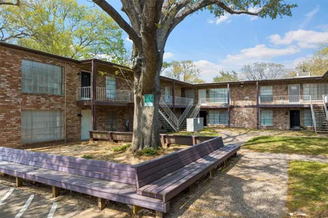 7510 Shadyvilla Lane #17