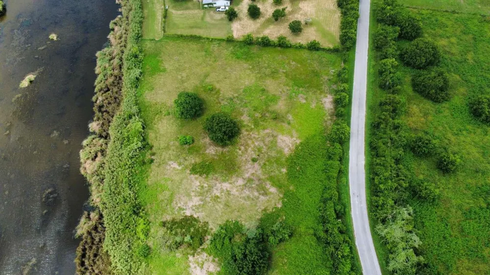 2203 Duncan Drive Oyster Creek, TX 77541