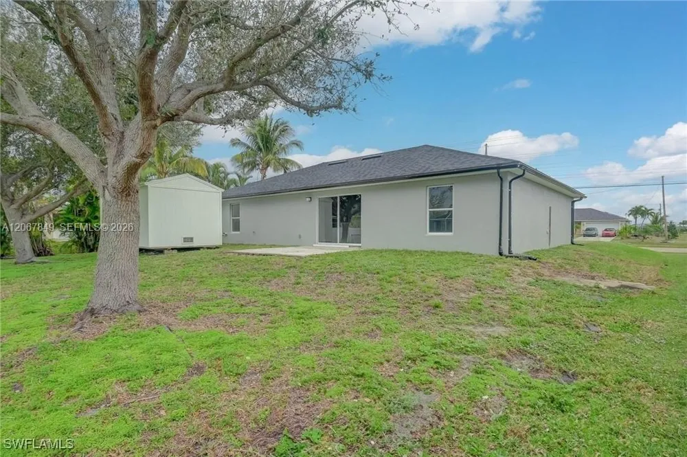204 El Dorado Blvd N Cape Coral, FL 33993