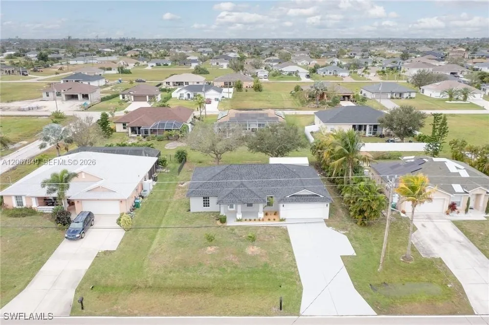 204 El Dorado Blvd N Cape Coral, FL 33993