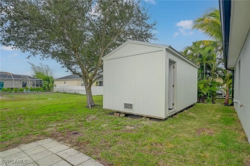 204 El Dorado Blvd N Cape Coral, FL 33993