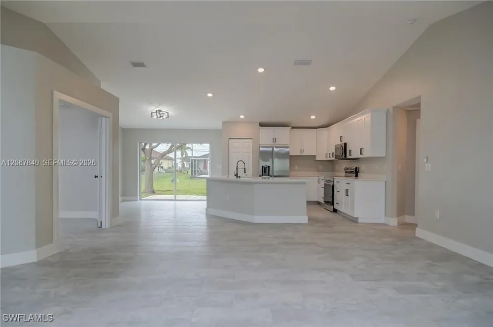 204 El Dorado Blvd N Cape Coral, FL 33993