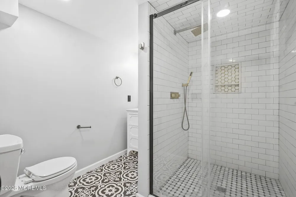424 Tall Oak Lane Hillsborough, NJ 08844