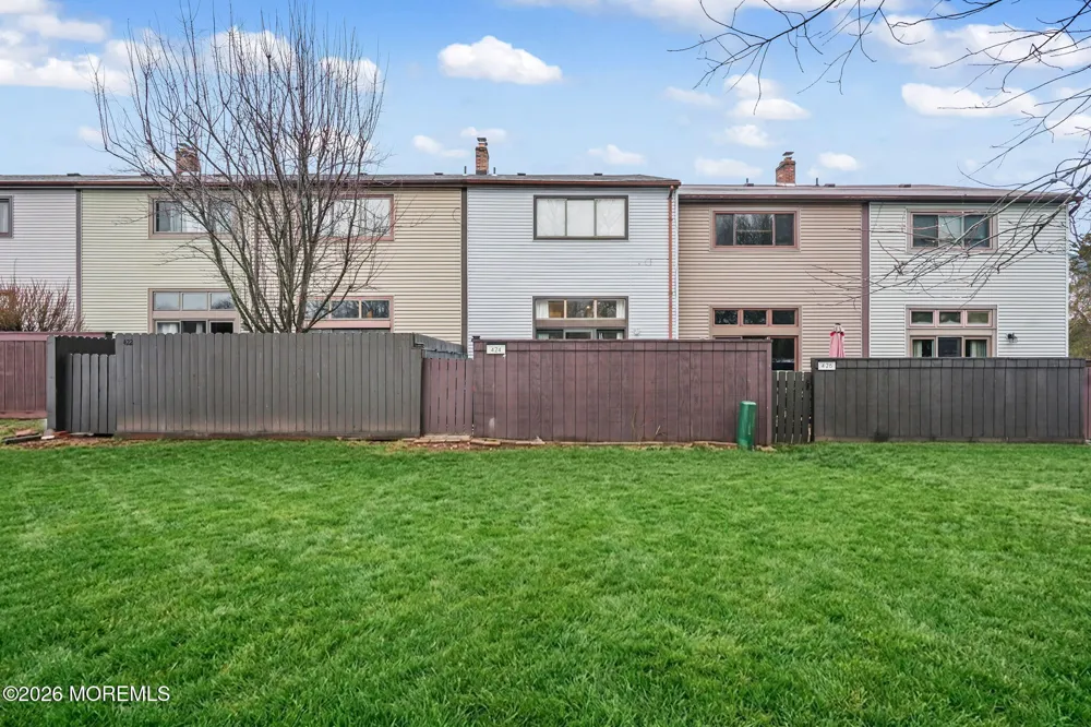 424 Tall Oak Lane Hillsborough, NJ 08844