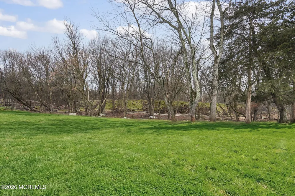 424 Tall Oak Lane Hillsborough, NJ 08844