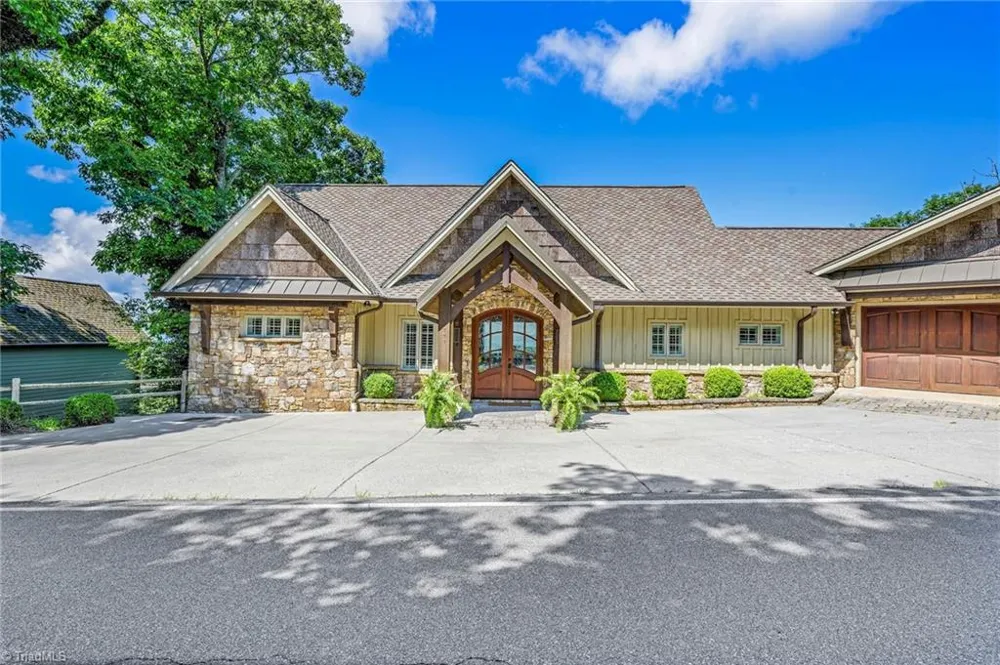 777 Green Hill Road Blowing Rock, NC 28605