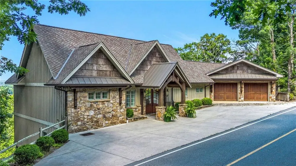 777 Green Hill Road Blowing Rock, NC 28605