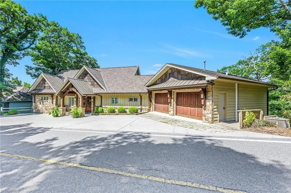777 Green Hill Road Blowing Rock, NC 28605