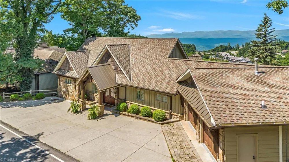 777 Green Hill Road Blowing Rock, NC 28605
