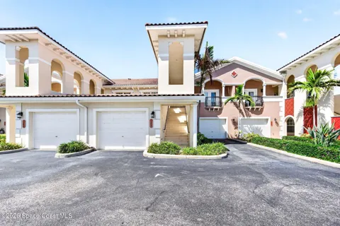 115 Lancha Circle #203
