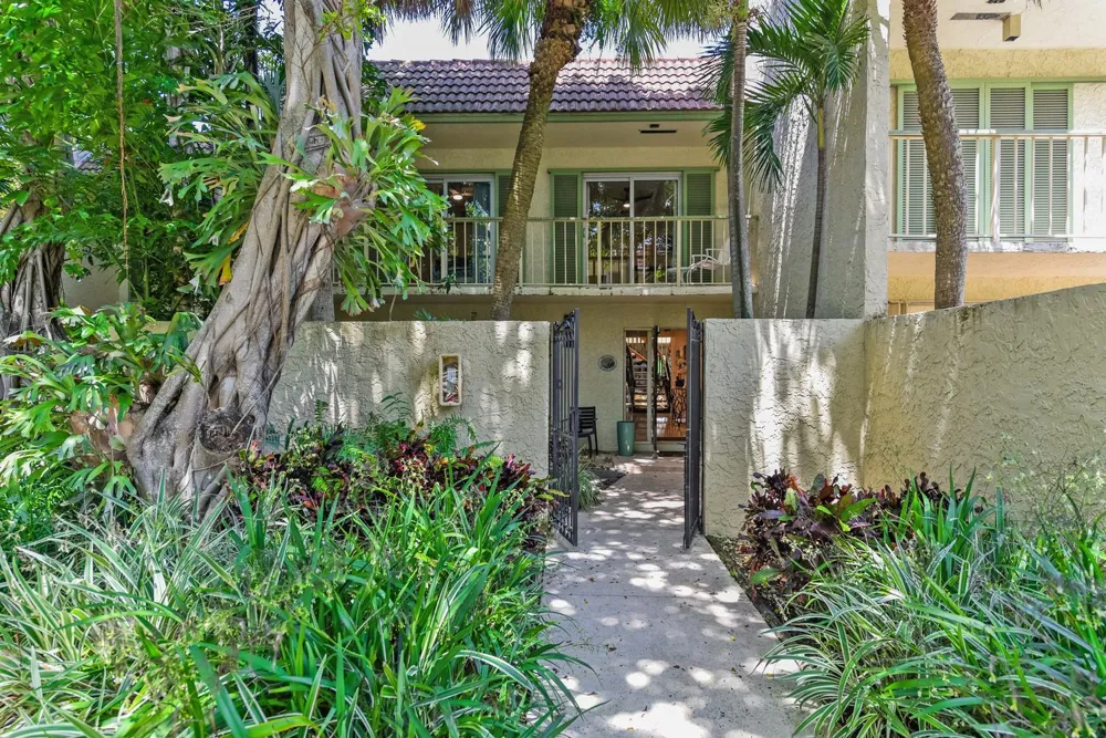 1172 Hillsboro Mile #2-4 Hillsboro Beach, FL 33062
