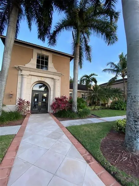 8020 NOB HILL ROAD #206 Tamarac, FL 33321