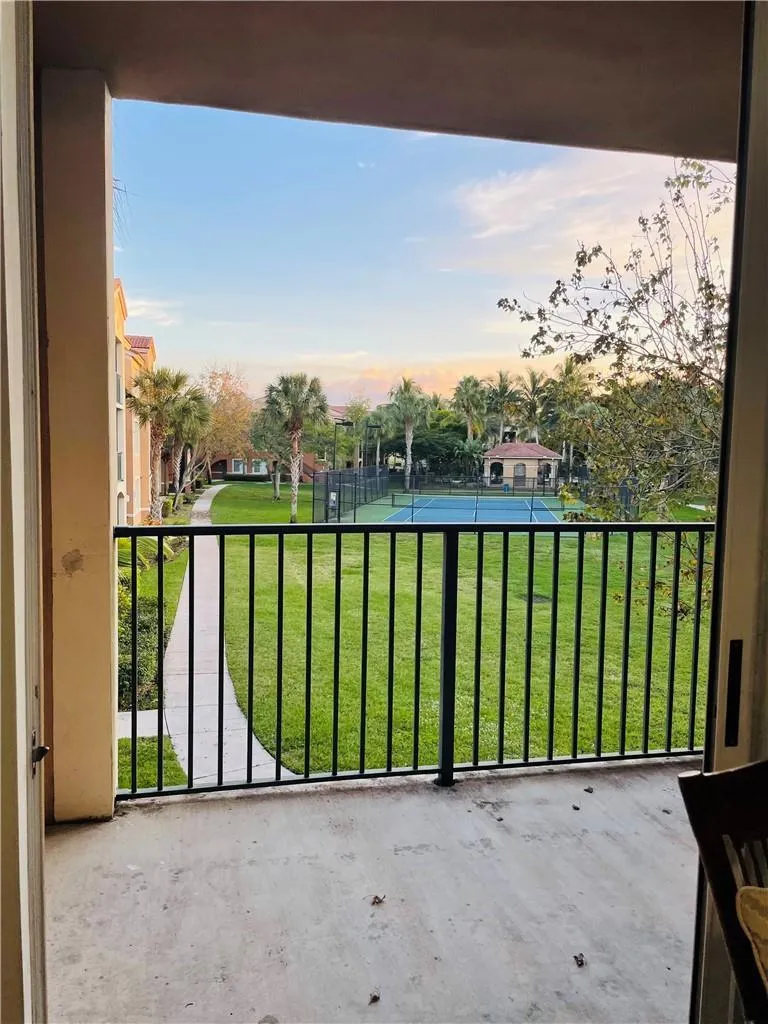 8020 NOB HILL ROAD #206 Tamarac, FL 33321