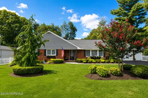 34 W Lincoln Circle