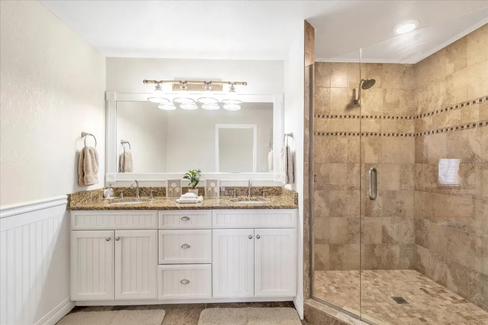 111 PINEWOOD DRIVE Davenport, FL 33896
