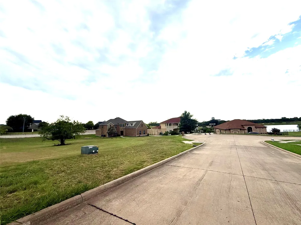 435 Breezeway Court Cedar Hill, TX 75104