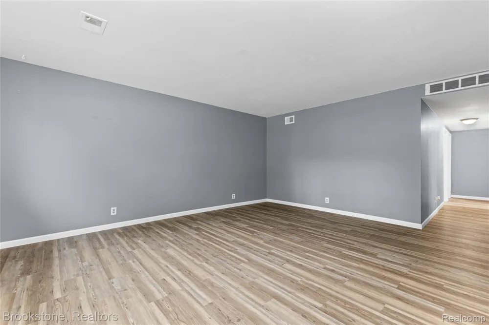24089 Hopkins Street Dearborn Heights City, MI 48125