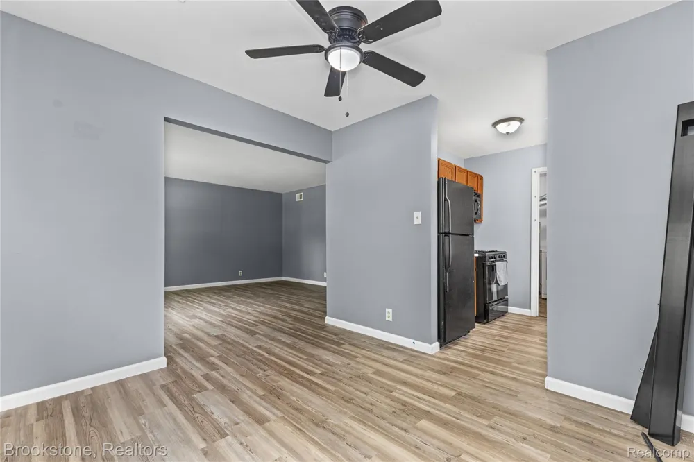 24089 Hopkins Street Dearborn Heights City, MI 48125