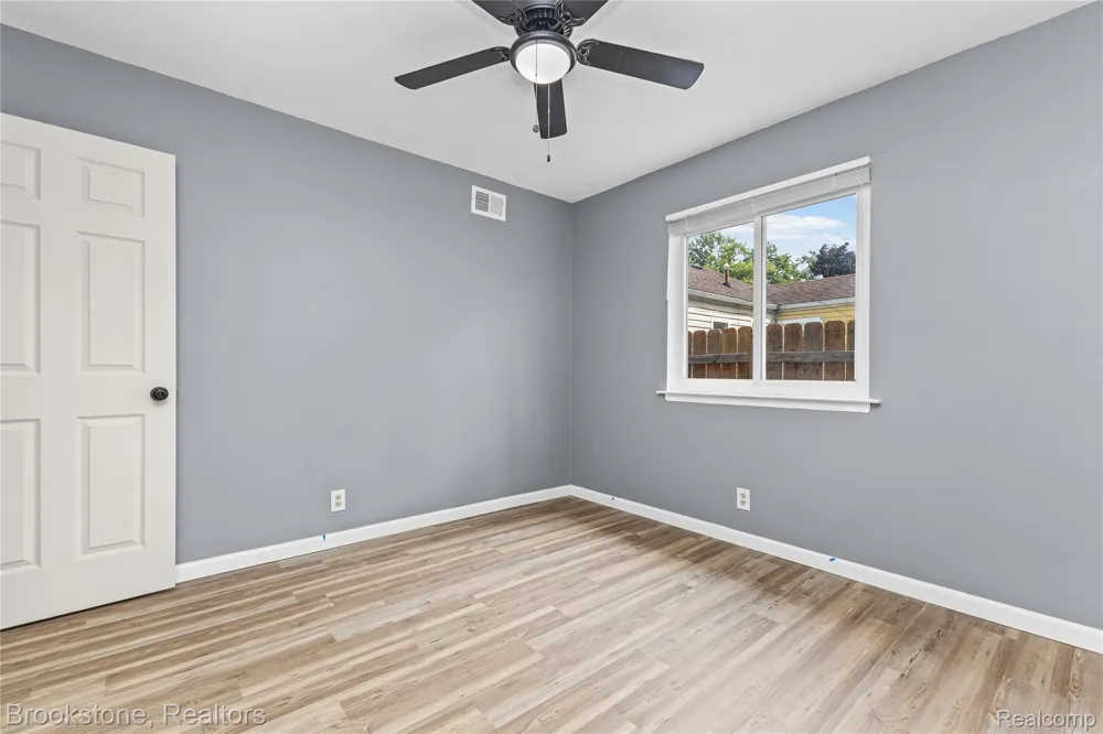 24089 Hopkins Street Dearborn Heights City, MI 48125