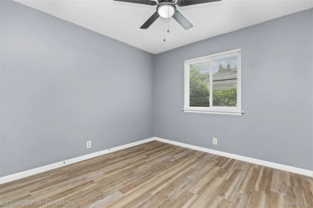 24089 Hopkins Street Dearborn Heights City, MI 48125