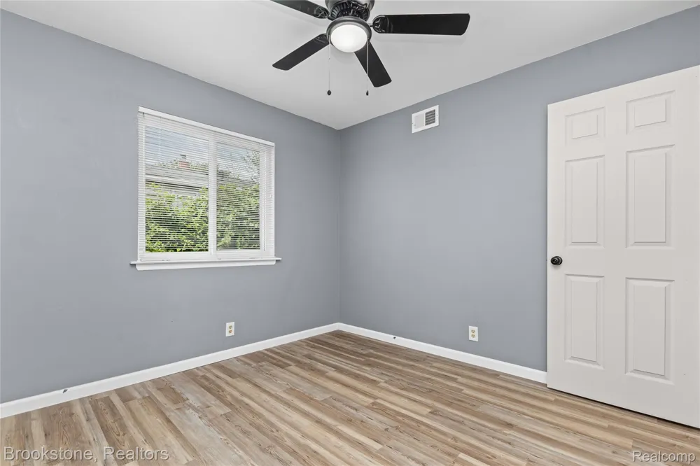 24089 Hopkins Street Dearborn Heights City, MI 48125