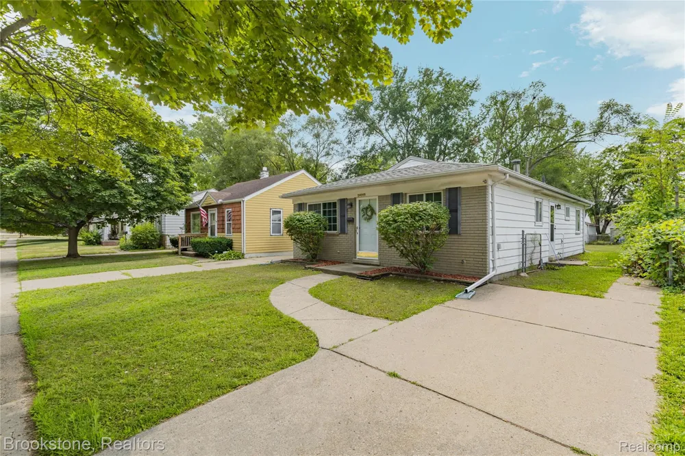 24089 Hopkins Street Dearborn Heights City, MI 48125