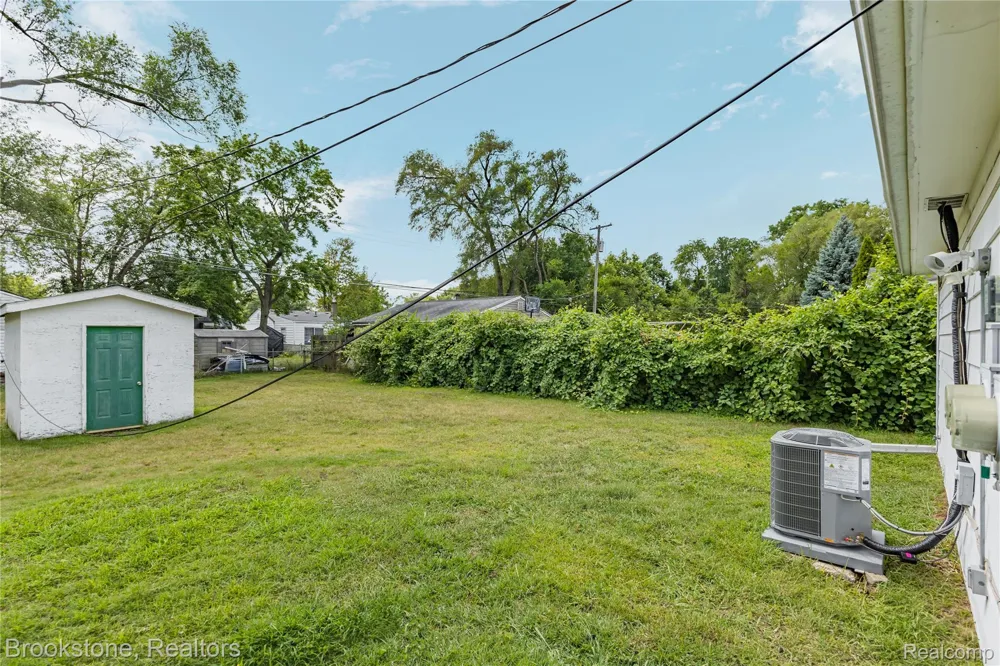 24089 Hopkins Street Dearborn Heights City, MI 48125
