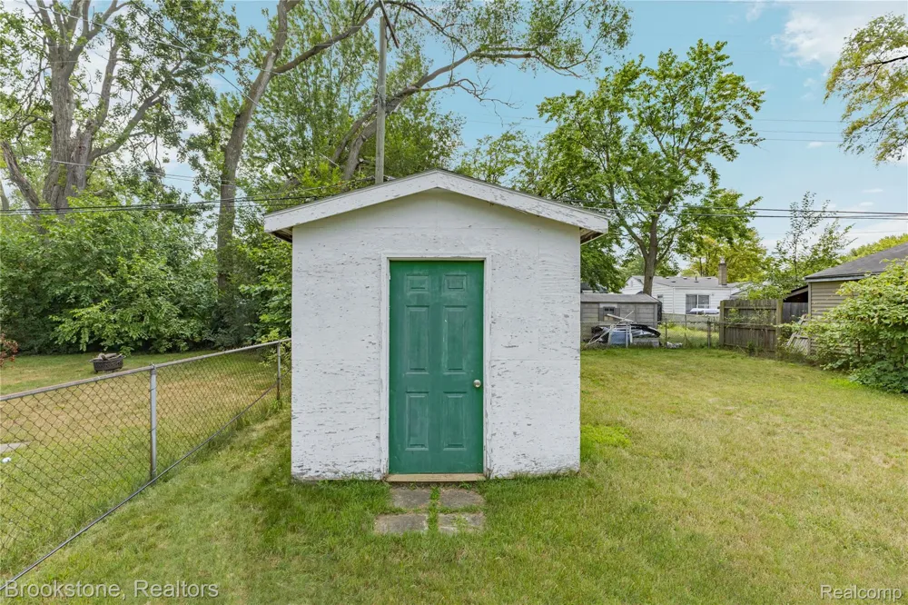 24089 Hopkins Street Dearborn Heights City, MI 48125