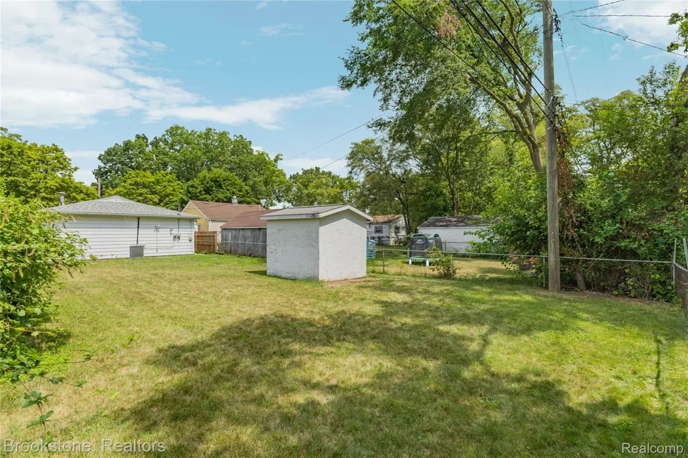 24089 Hopkins Street Dearborn Heights City, MI 48125