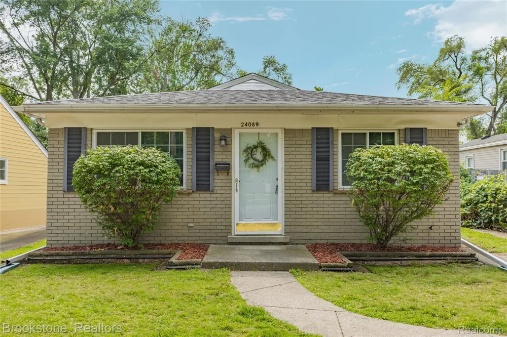 24089 Hopkins Street Dearborn Heights City, MI 48125
