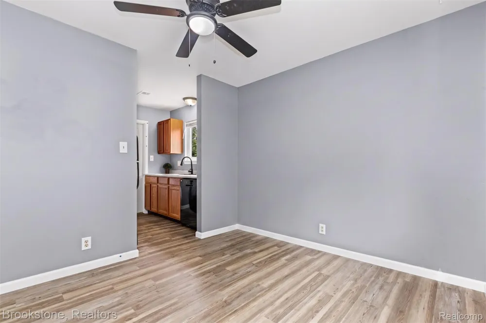 24089 Hopkins Street Dearborn Heights City, MI 48125