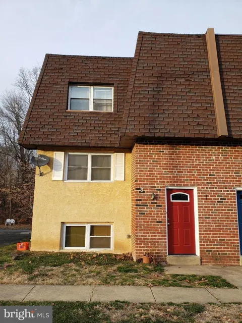 155 MEADOWBROOK LANE #APT A