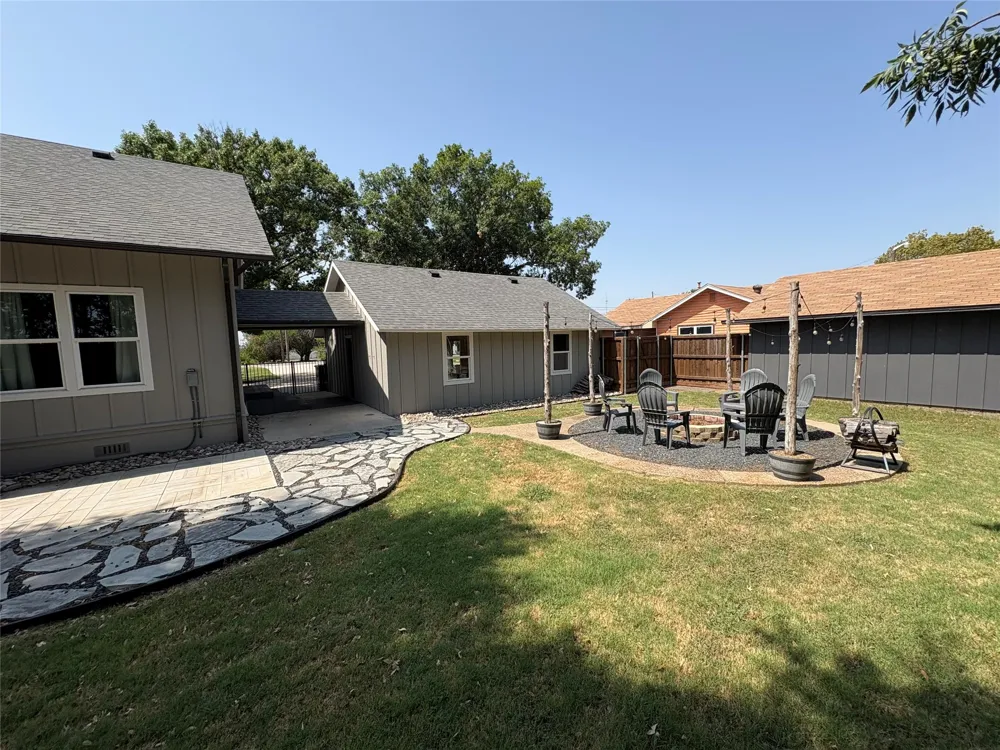 300 W Main Street Gunter, TX 75058