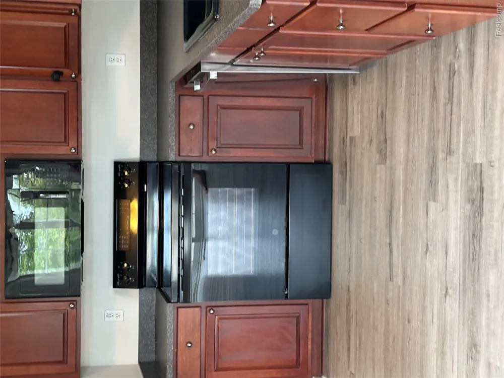 4256 Hampton Ridge Boulevard Genoa Township, MI 48843