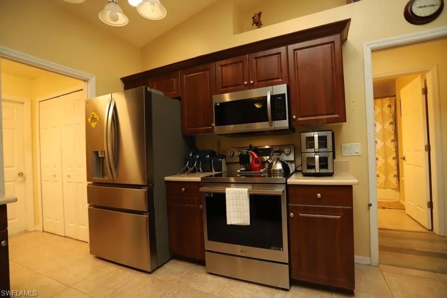 1098 Mission Lane Labelle, FL 33935