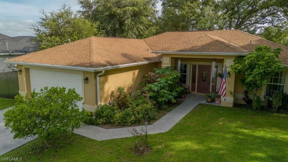 1098 Mission Lane Labelle, FL 33935