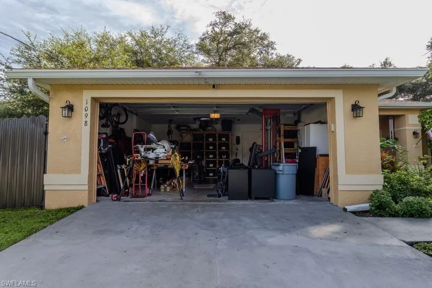 1098 Mission Lane Labelle, FL 33935