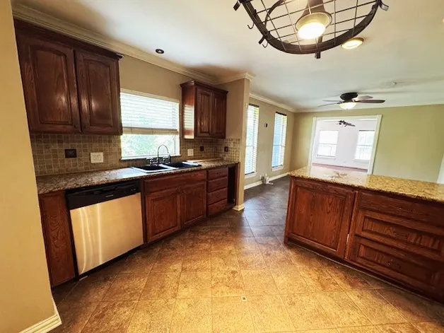 2414 Brandon Street Dallas, TX 75211
