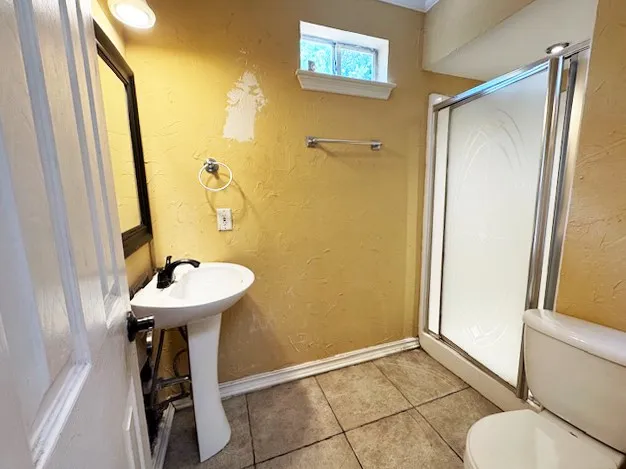 2414 Brandon Street Dallas, TX 75211