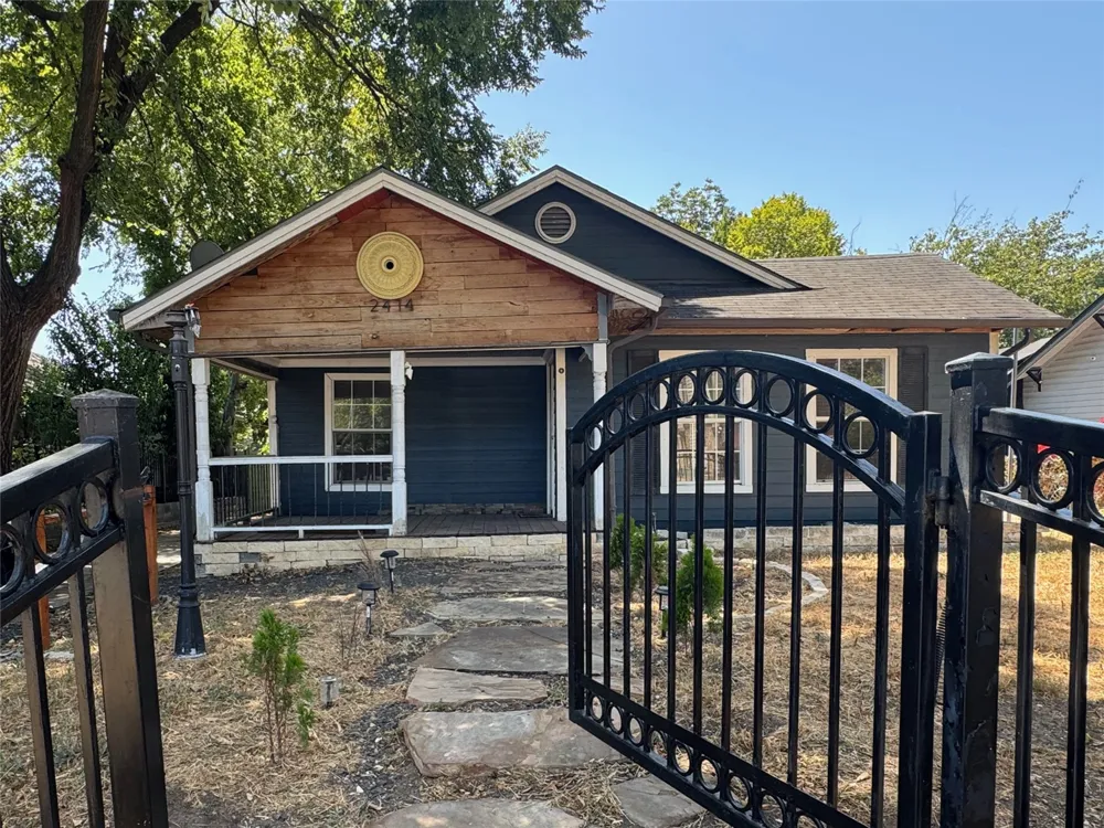 2414 Brandon Street Dallas, TX 75211